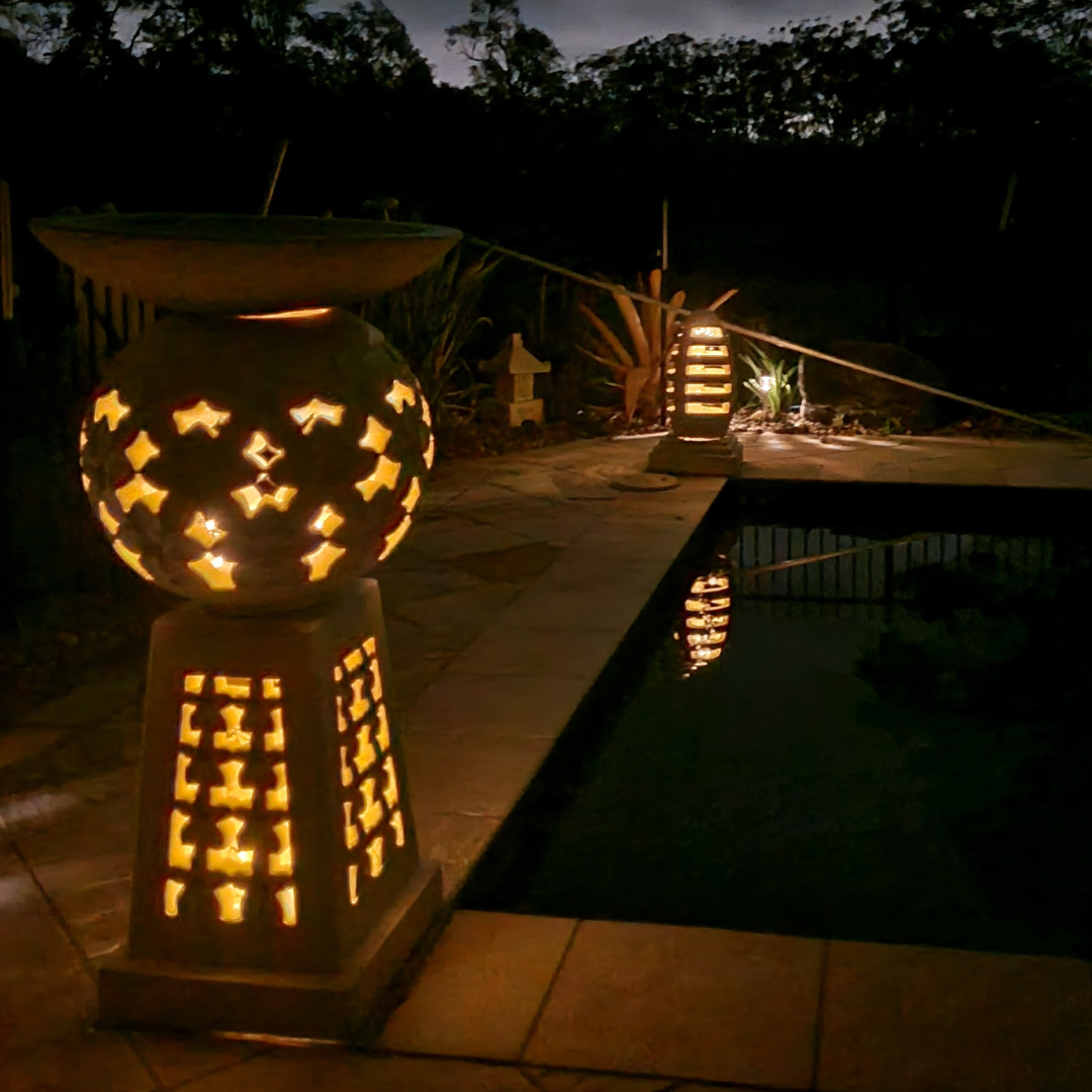 Bola Style Garden Birdbath