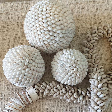 Exquisite Shell Balls Décor – Mixed shell styles small medium large