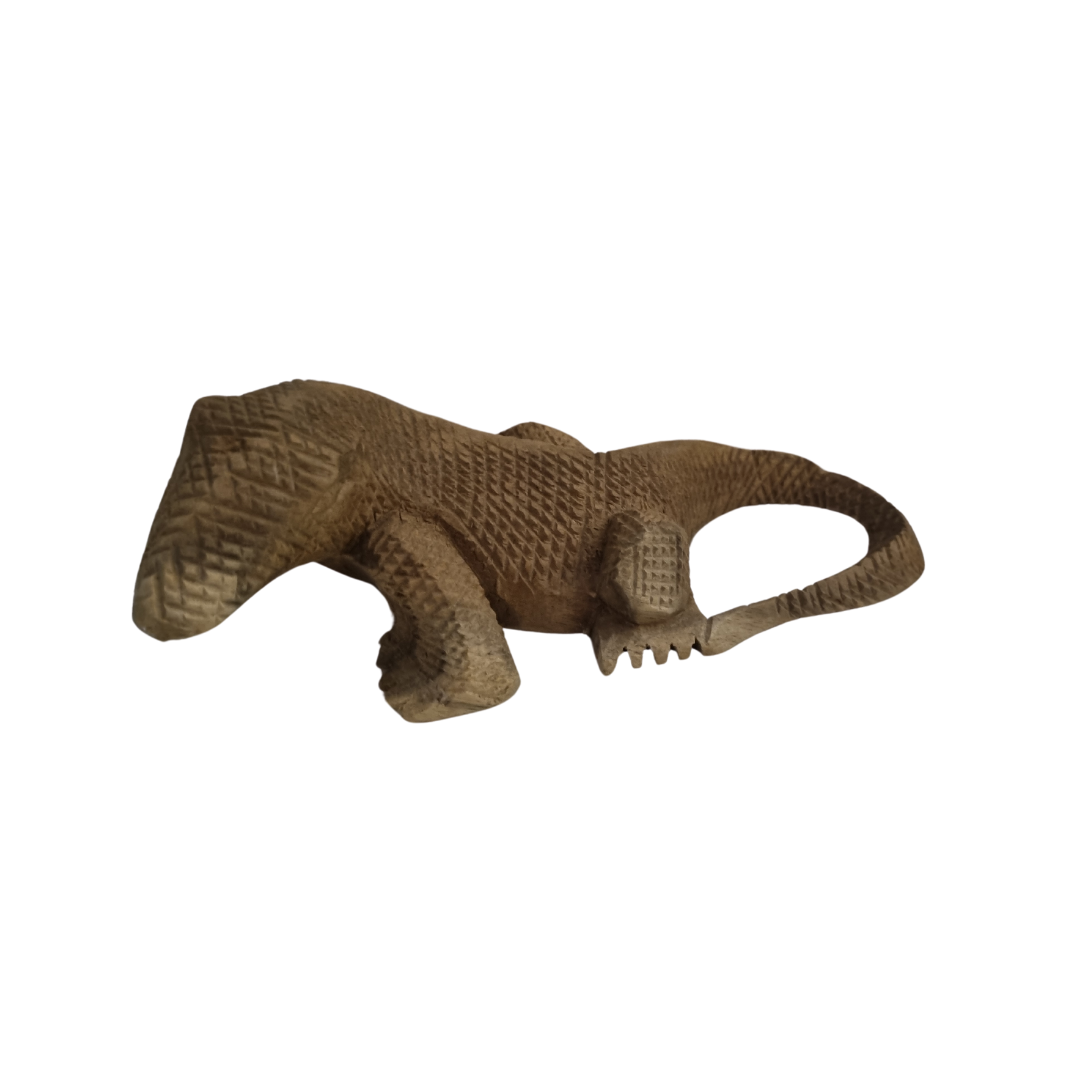 Hand Carved Wooden Lizard Natural