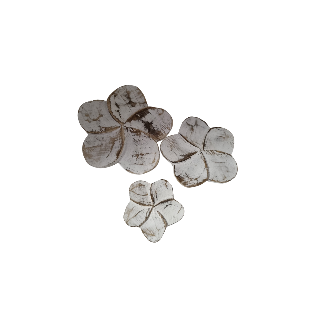Wooden Daisy Flower Bundles Set of 3 – whitewash finish showing size comparison, handmade rustic wood decor