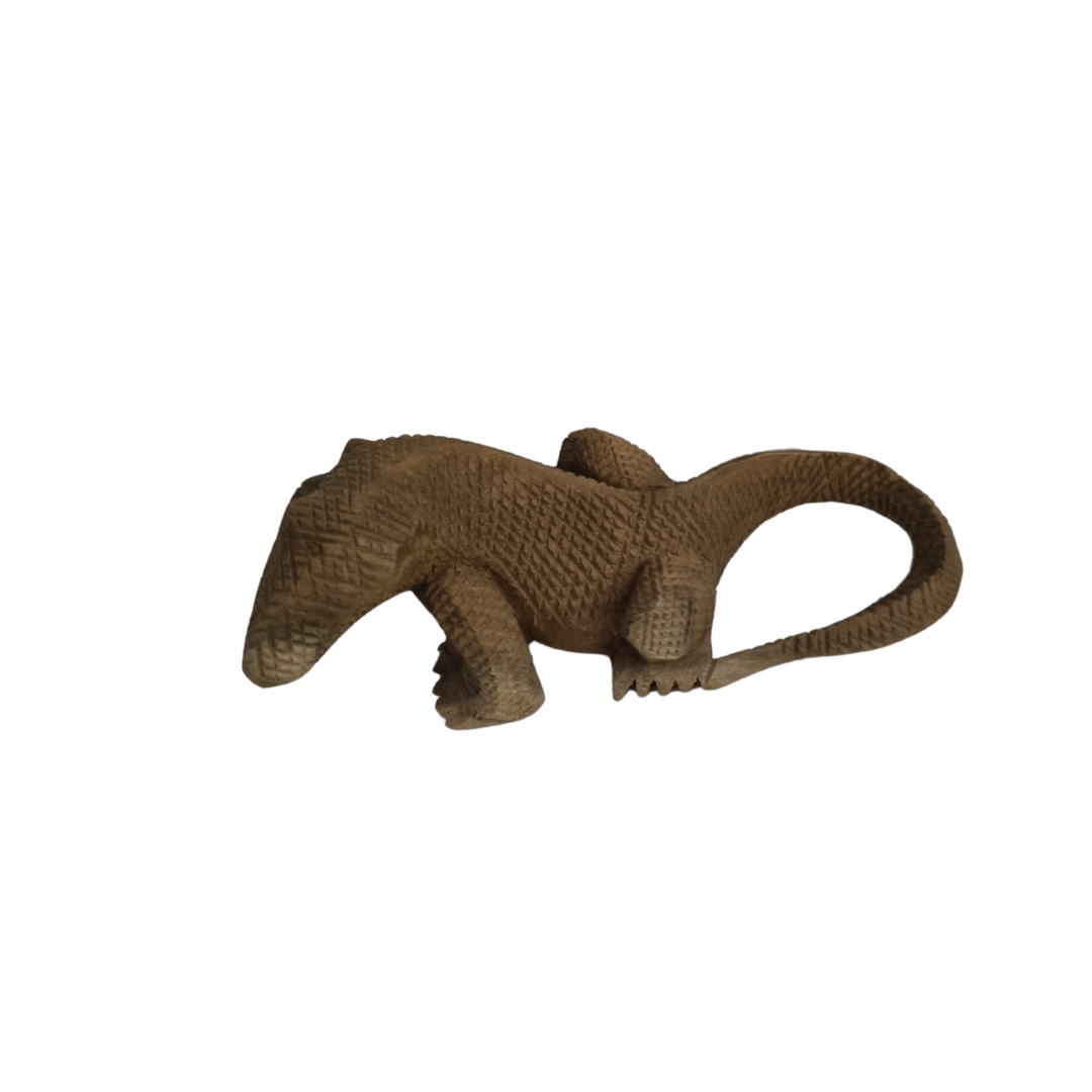 Hand Carved Wooden Lizard Natural