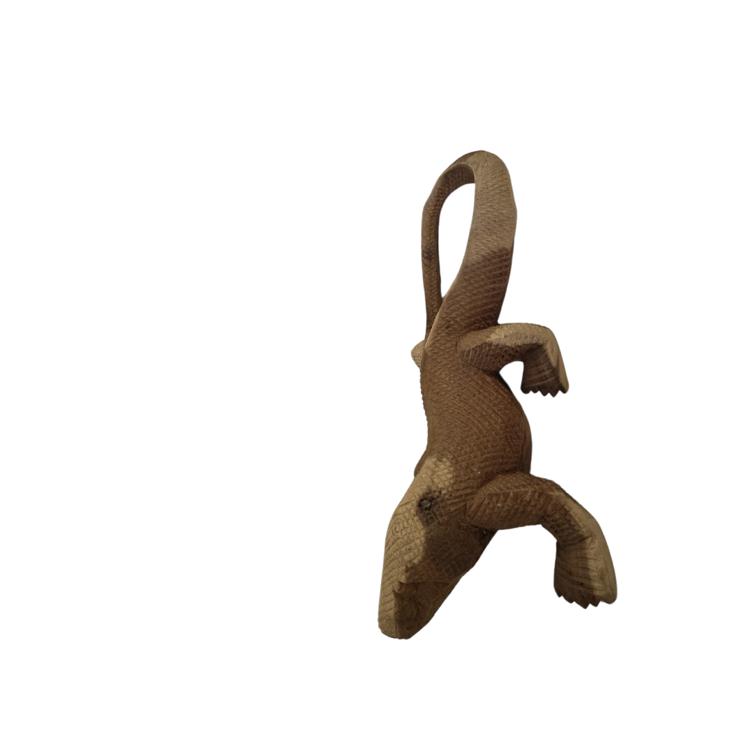 Hand Carved Wooden Lizard Natural